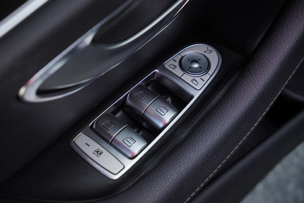 Used 2022 Mercedes-Benz E 350 Sedan image 17