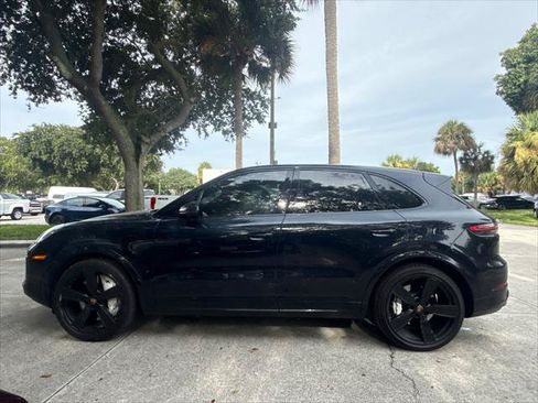 Used 2019 Porsche Cayenne Turbo AWD/4WD image 11