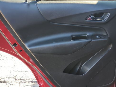 Used 2019 Chevrolet Equinox LT image 22