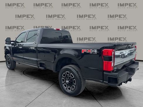 Used 2023 Ford F350 Platinum image 3