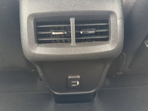 Used 2024 GMC Terrain SLE image 13