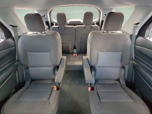 Certified 2022 Ford Explorer XLT RWD image 19