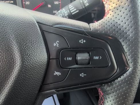 Used 2024 Chevrolet Trax RS image 21