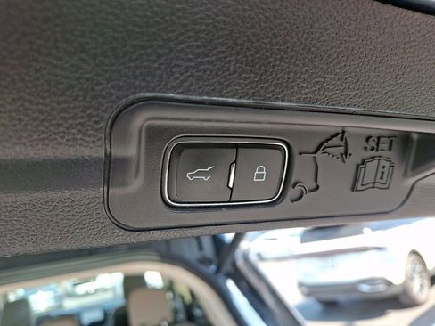 Certified 2020 Ford Explorer XLT w/ Equipment Group 202A AWD/4WD image 29