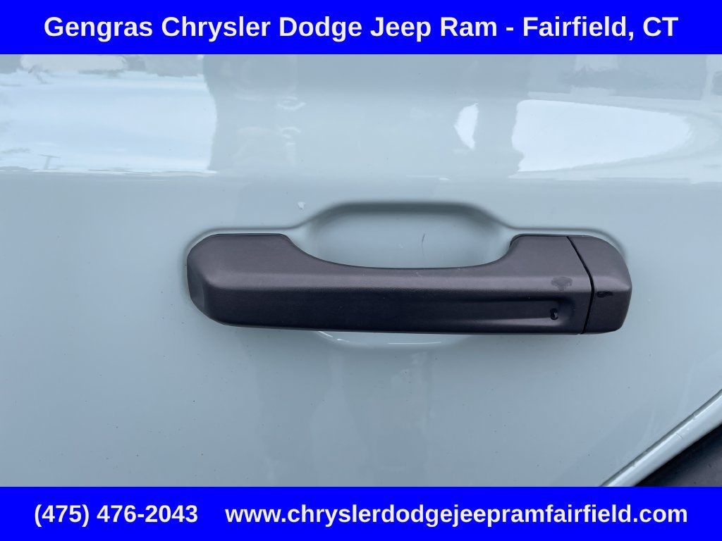 Used 2023 Jeep Wrangler Unlimited w/ Sun & Screen Package AWD/4WD image 37