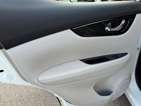 Certified 2022 Nissan Rogue Sport SV w/ Technology Package image 12