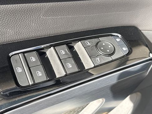 New 2026 Nissan Pathfinder SL image 19