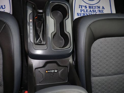 Used 2020 Chevrolet Colorado Z71 AWD/4WD image 16