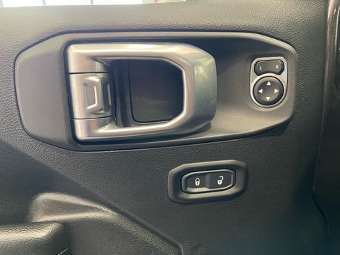 Used 2022 Jeep Wrangler Unlimited Sport AWD/4WD image 21