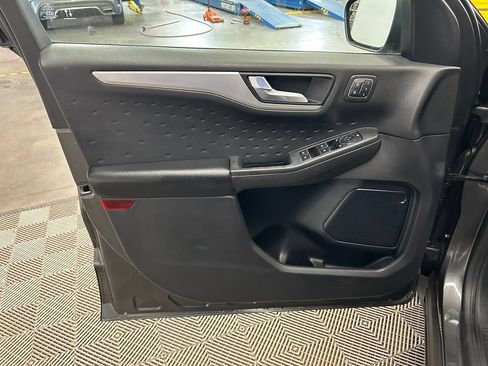 Used 2020 Ford Escape SEL FWD image 17