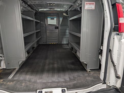 Used 2022 Chevrolet Express 3500 w/ Driver Convenience Package image 14