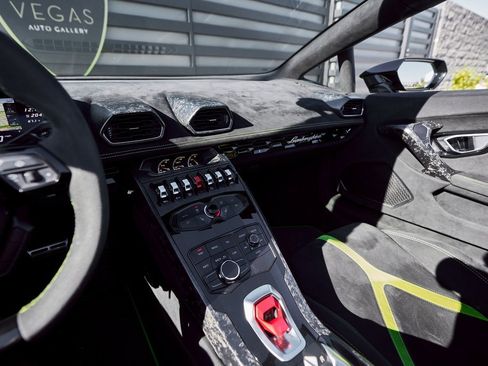 Used 2019 Lamborghini Huracan Performante image 48