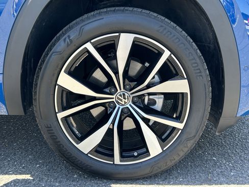 Certified 2026 Volkswagen Atlas SEL Premium R-Line AWD/4WD image 7