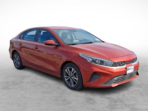 Used 2023 Kia Forte LXS w/ LXS Technology Package image 7