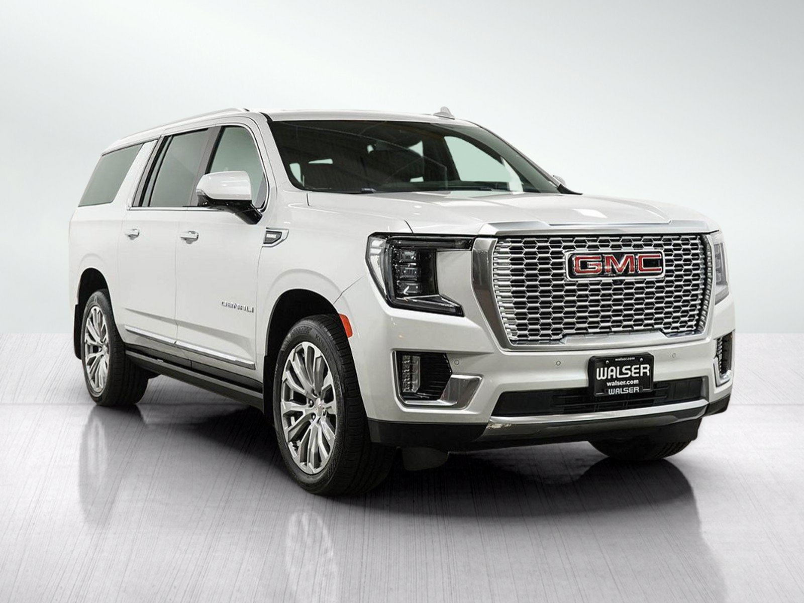 Used 2023 GMC Yukon XL Denali AWD/4WD image 7