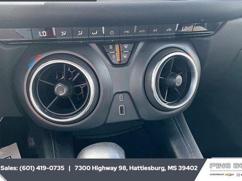 Used 2020 Chevrolet Blazer LT FWD image 23
