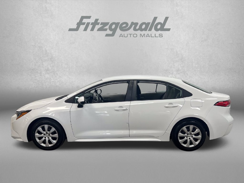 Used 2020 Toyota Corolla LE FWD image 2