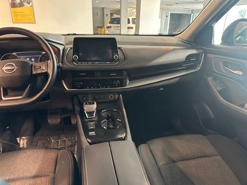 Used 2025 Nissan Rogue SV FWD image 36