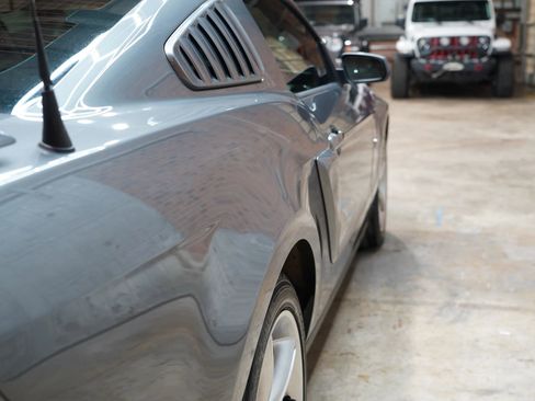 Used 2010 Ford Mustang GT image 23