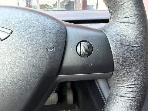 Used 2023 Tesla Model Y Long Range AWD/4WD image 16