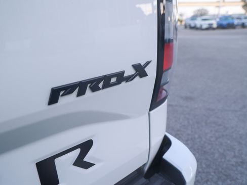 Used 2024 Nissan Frontier Pro-X RWD image 14