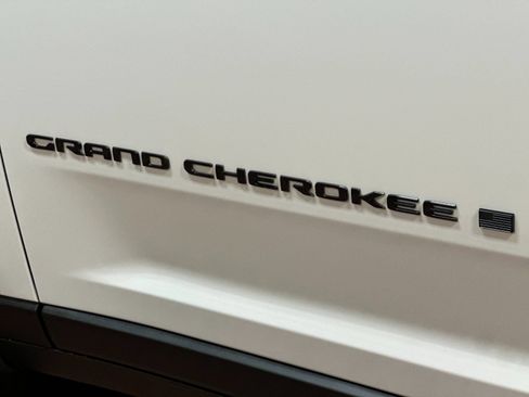 New 2026 Jeep Grand Cherokee L Limited AWD/4WD image 27