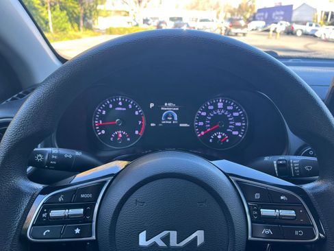 Used 2023 Kia Forte LXS image 25