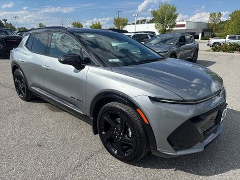 New 2025 Chevrolet Equinox EV RS w/ Convenience Package II image 8
