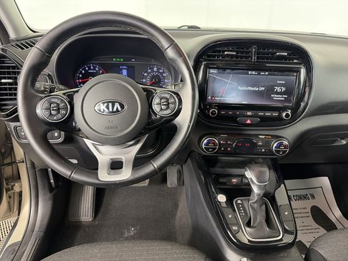Used 2020 Kia Soul EX FWD image 3