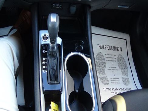 Used 2024 Nissan Altima 2.5 SV image 23