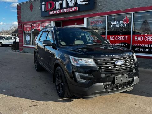 Used 2017 Ford Explorer XLT w/ Equipment Group 202A image 27