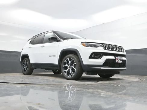 Used 2025 Jeep Compass Limited AWD/4WD image 47