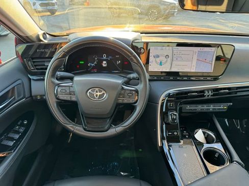 Used 2022 Toyota Mirai XLE image 11
