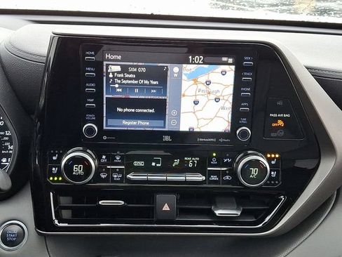 Used 2020 Toyota Highlander Limited AWD/4WD image 12