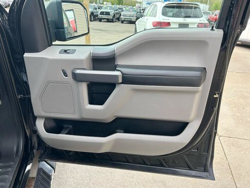 Used 2017 Ford F150 XLT w/ Equipment Group 302A Luxury AWD/4WD image 16