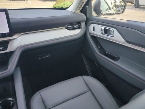 New 2026 Ford Explorer Active w/ Active Comfort Package RWD image 17