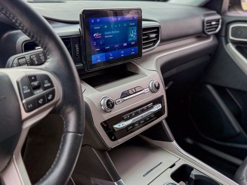 Used 2024 Ford Explorer XLT w/ Equipment Group 202A image 24