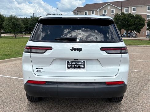Used 2024 Jeep Grand Cherokee L Laredo AWD/4WD image 6