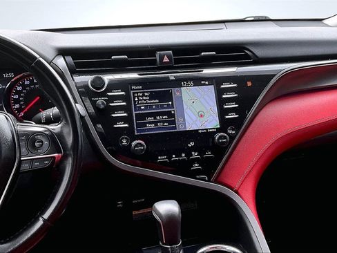 Used 2019 Toyota Camry XSE image 9