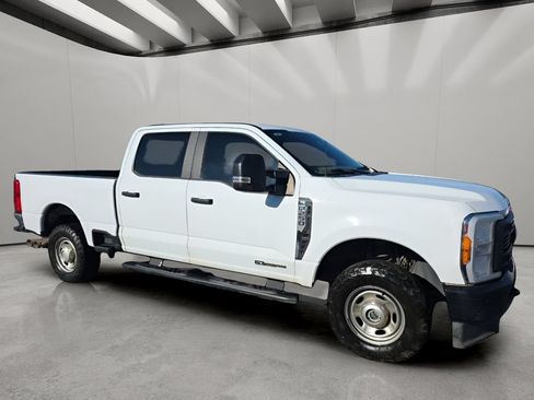 Used 2023 Ford F250 XL AWD/4WD image 9