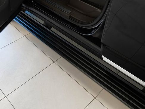 Used 2021 GMC Yukon Denali w/ Denali Premium Package image 12