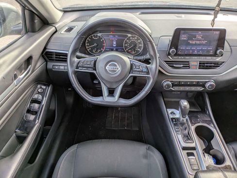 Used 2021 Nissan Altima 2.5 SV w/ SV Premium Package image 21