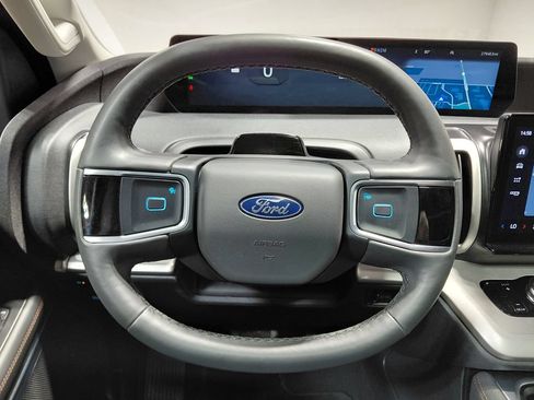 Certified 2025 Ford Expedition Active AWD/4WD image 28