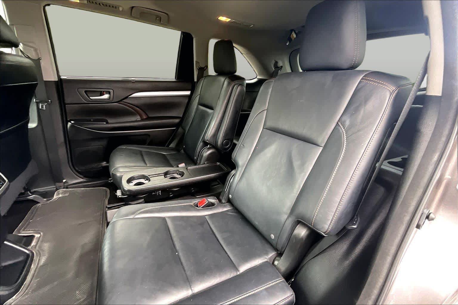 Used 2016 Toyota Highlander XLE FWD image 20