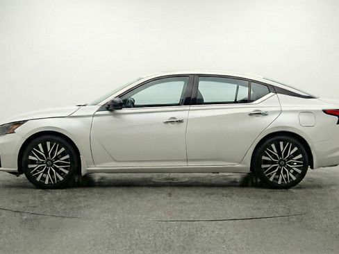 Used 2025 Nissan Altima 2.5 SV image 5