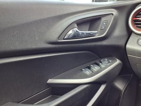 Used 2024 Chevrolet Trax RS w/ Sunroof Package image 22