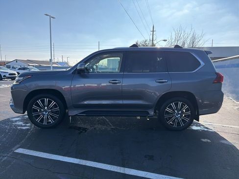 Used 2020 Lexus LX 570 4WD w/ Luxury Package image 2