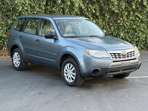 Used 2013 Subaru Forester 2.5X image 3
