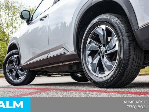 Used 2025 Nissan Rogue SV image 16