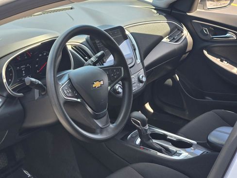 Certified 2025 Chevrolet Malibu LT FWD image 22